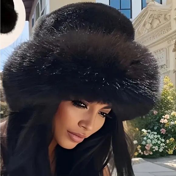 Accessories - Faux Fur Bucket Hat